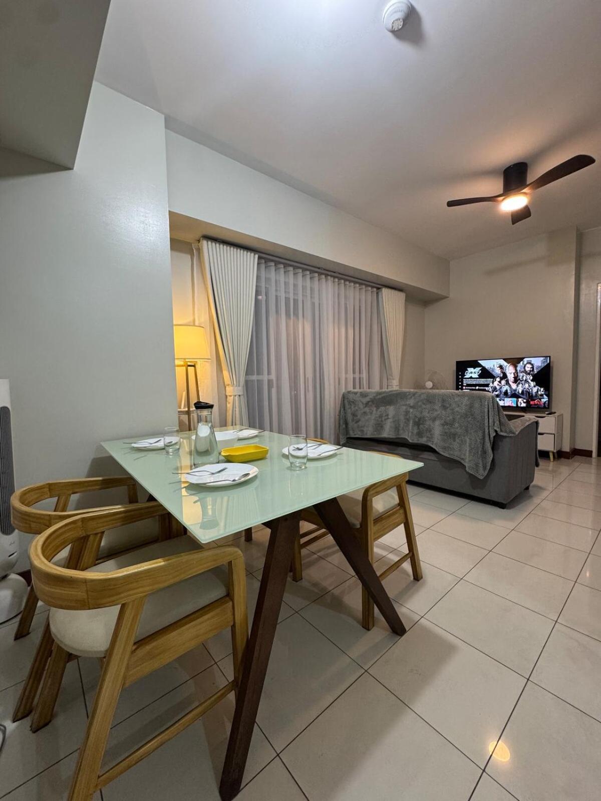 2br Type W View Sheridan Apartment *
